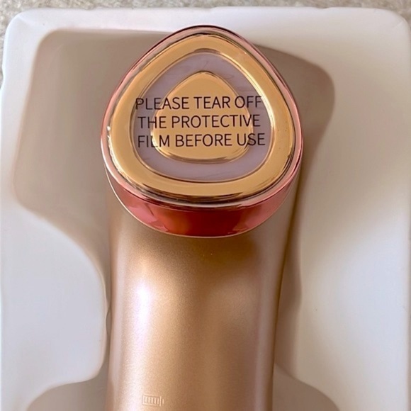 Brand New Radio Frequency Skin Tightening Lifting Anti-Aging Face Massager - Picture 2 of 12